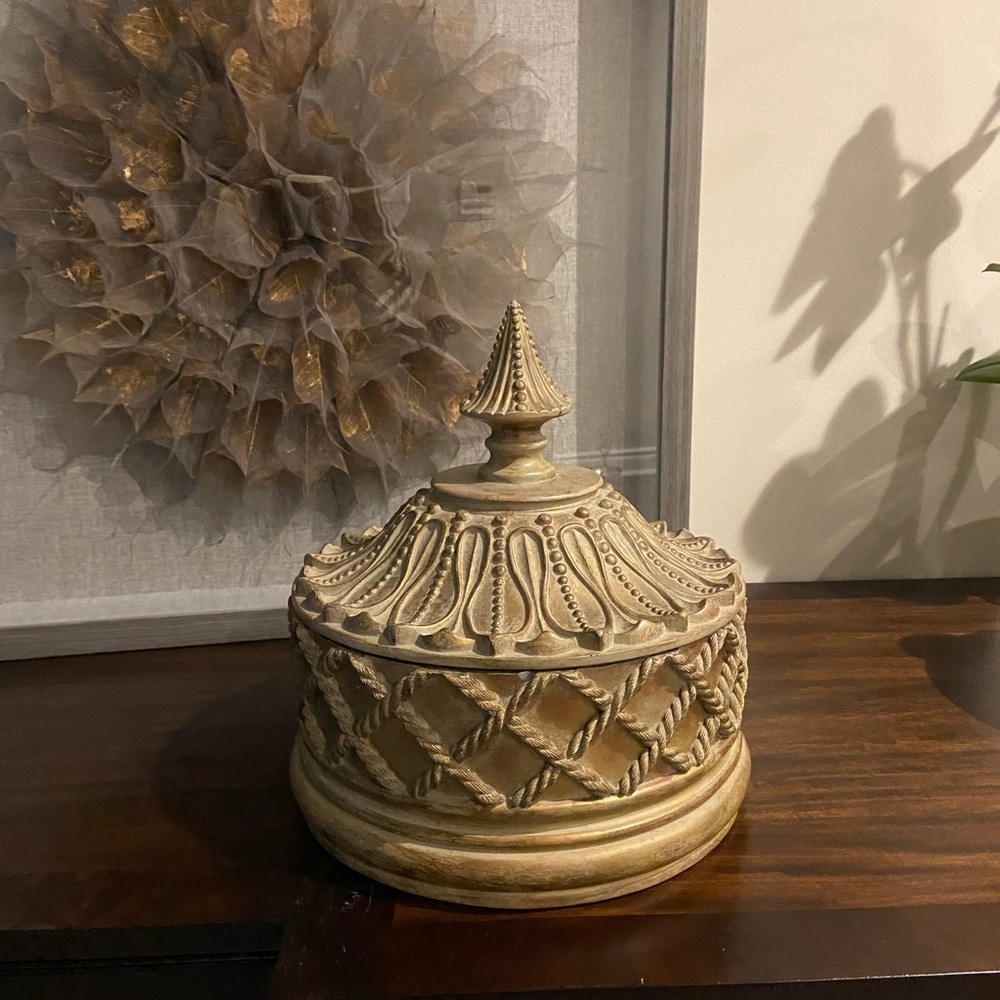 Centre piece